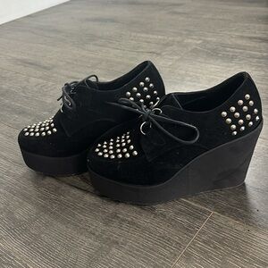 Studded platform creepers